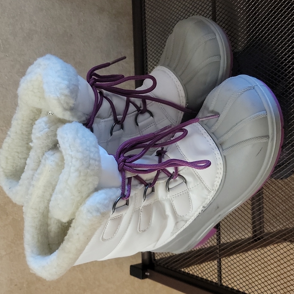 Girls snow boots